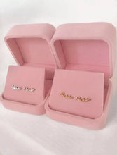Cargar imagen en el visor de la galería, Bachata Earrings Wandaisha x KarotKartel
